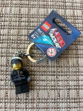 NWT LEGO The Lego Movie Bad Cop MiniFig Minifigure Keychain